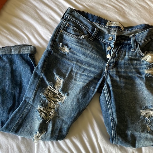 🦌Abercrombie & Fitch Boyfriend Straight Distressed Jeans - Picture 4 of 8
